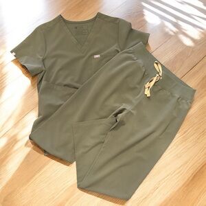 FIGS | Moss Set: Catarina Top/Livingston Bottom